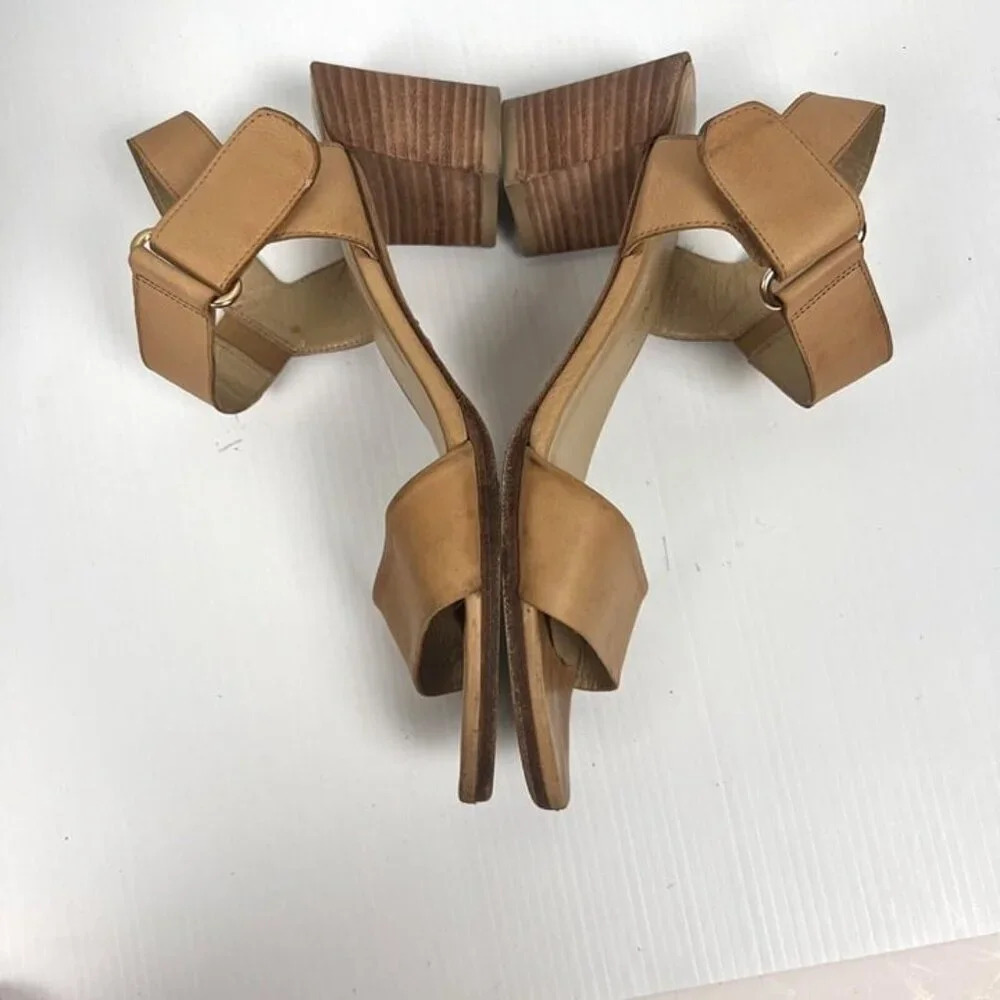 Stuart Weitzman Tan Sandals - Picture 4 of 9